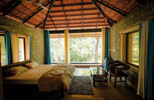 Kudrasthe Hotel | Golden Leaf Resort