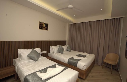 Vadapalani Hotel | Grand Sea Way