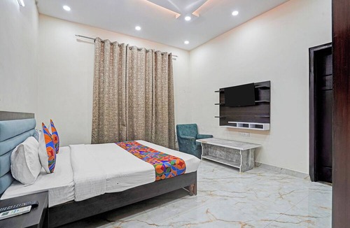 Baraula Hotel | Fabhotel Winsome Inn