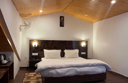 Fagu Hotel | Carom The Castle Resort Fagu Shimla