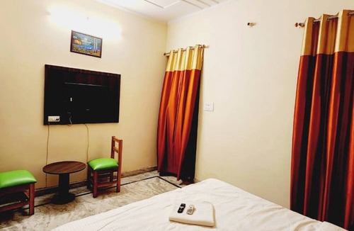 Gomti Nagar Hotel | Hotel Prisha Stay Lucknow