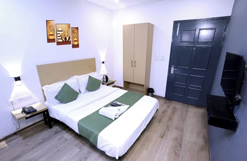 Pitampura Hotel | Hotel Red Chilly Pitampura