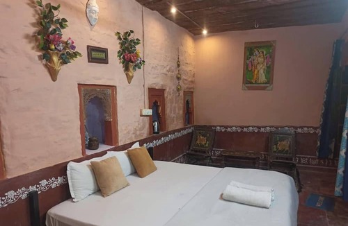 Gulab Sagar Bed & Breakfast | Shangri-La Heritage Haveli Home Stay BNB
