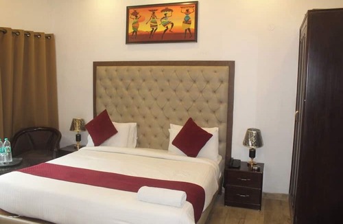 Saket Hotel | Khanna Residency