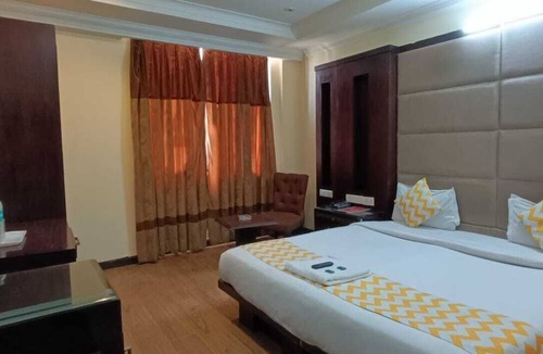 Karol Bagh Hotel | Roomshala Hotel J JOy