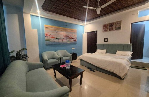 Jaunpur Hotel | Varun Hotel and Restaurant