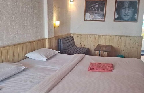 Arambol Hotel | Honey Guest House Restaurant