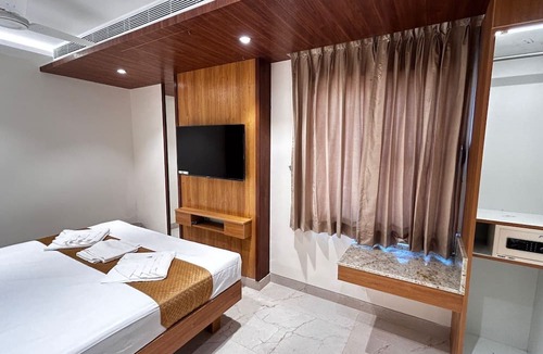 Kanchipuram Hotel | THE PARADISE PLATINUM