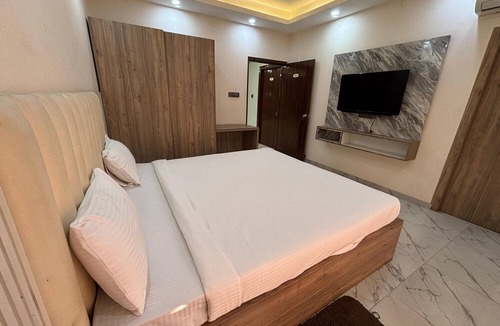 Dhanbad Hotel | Celebration Park