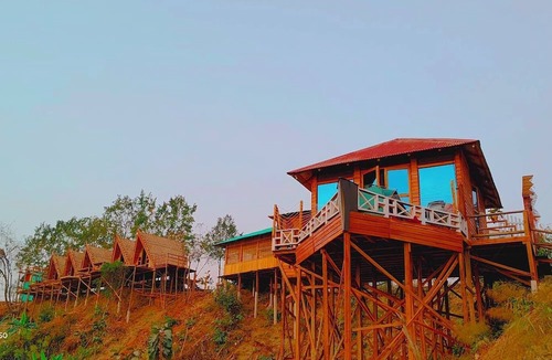 Bandarban Hotel | Mirinja Valley Megh Machang Resort