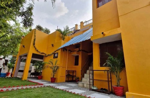 Gomti Nagar Hostel | TNC Lucknow by The Nomad Cave Hostel