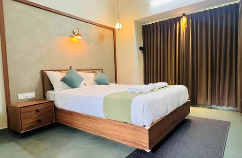 Sulthan Bathery Hotel | The Village Vista