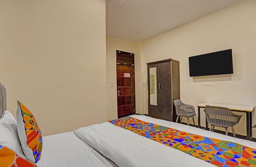 Kaushambi Hotel | Fabhotel Rn Residency