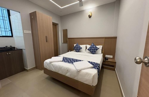 Thousand Lights Hotel | Hotel Royal Inn