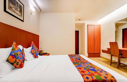 Thalassery Hotel | Fabhotel Holiday Park