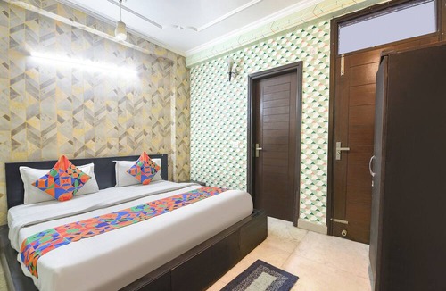 Chittaranjan Hotel | Fabhotel Chaudhary Palace