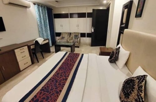 Kailash Colony House | Aaron Residency