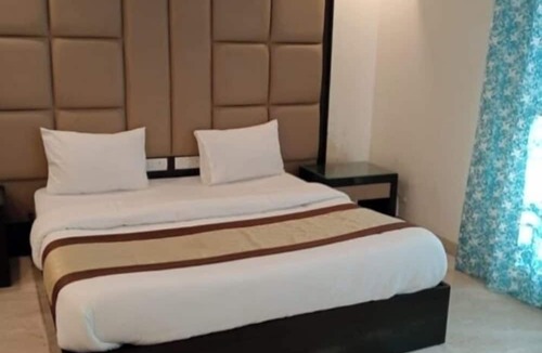 Kailash Colony House | Aaron Residency