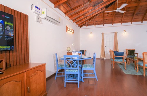 Bhimtal Bed & Breakfast | Neelesh Inn - Luxury Lake View Hotel With Swimming Pool On Bhimtal Lake