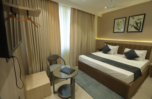 Karnal Hotel | HOTEL DREAMZ