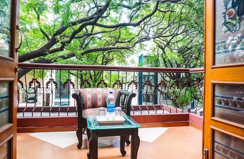 Erandwane House | Super Deluxe Twin Room Shivajii Nagar