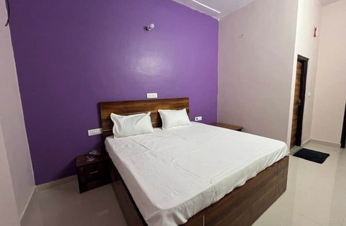 Vrindavan Hotel | Shree Hari palace
