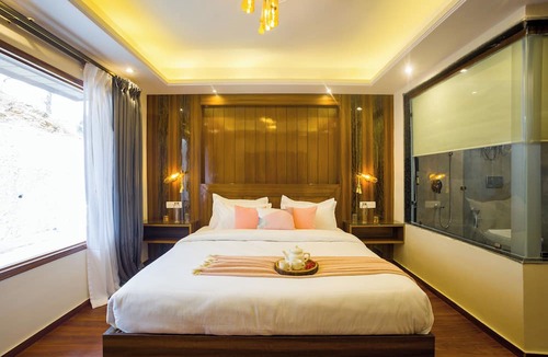 Shimla Villa | Alaya Stays Pine Shadow Fuchsia