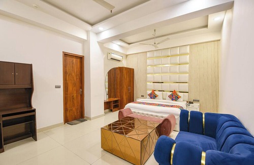 Indirapuram Hotel | Fabhotel The Grand Paradise