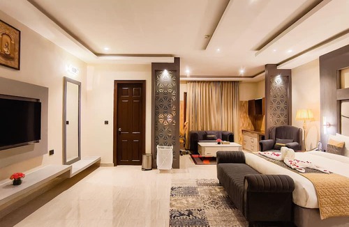 Kalkaji Hotel | The Meriton