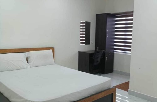 Thodupuzha Hotel | Aman Residency