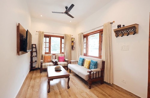 Landour Hotel | Dawn's Embrace by Oakwood