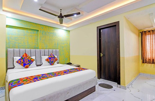 Barasat Hotel | Fabhotel The Crown