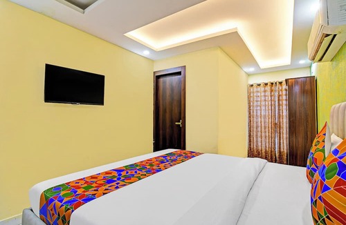 Barasat Hotel | Fabhotel The Crown