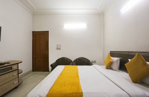 Pashim Vihar Hotel | Swastik residency PaschimVihar by twamev