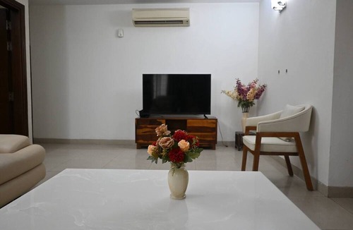 Gurugram Apartment | Luxurious 3bhk Apartment in Gurgaon With City and Garden Views