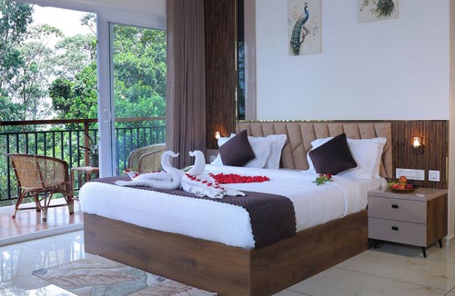 Kunchithanny Resort | EVAARA RESORT