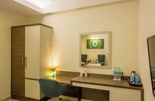 Mahipalpur Extension Hotel | Hotel Cardinal Express Oxmo Delhi Airport