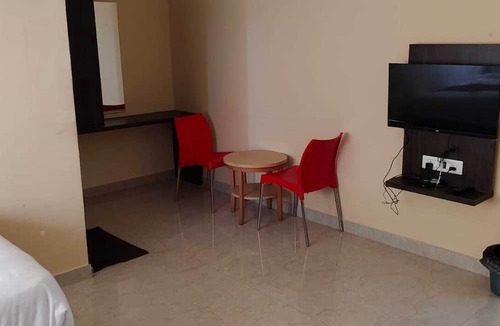 Krishnarajasagar Hotel | hotel white palace