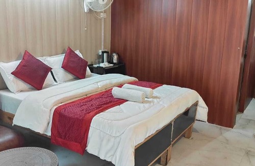 Barkot Hotel | Jayara Resort And Cafe