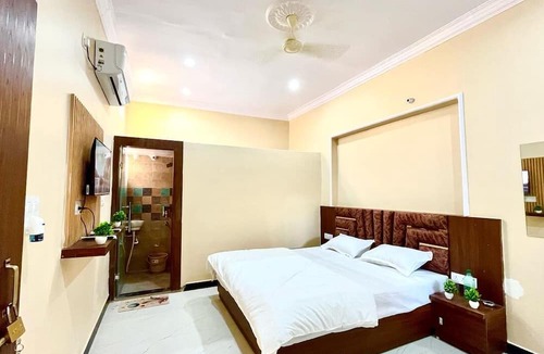 Orchha Bed & Breakfast | Raghav ji home stay