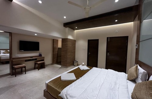 Kanchipuram Hotel | The Paradise Hotel - Luxury Stay