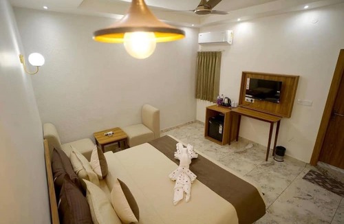 Mayapur Hotel | Serenity By The Ganges