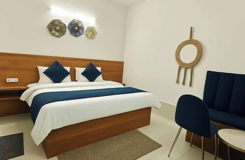 Sector 49 Hotel | The Swarnim Hotel And Banquet