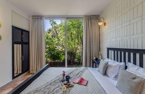 Reis Magos Apartment | Stylish 2BR w Pool Near Candolim and Coco Beach