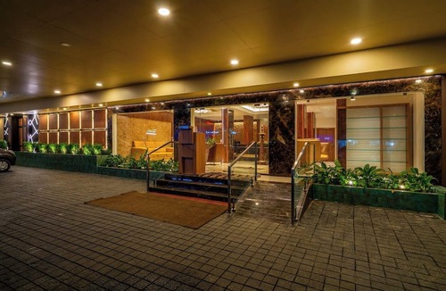 Onamthuruth Hotel | Hotel Malika Residency