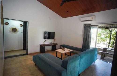 Kadadhe Hotel | Vanah Villa And Resort