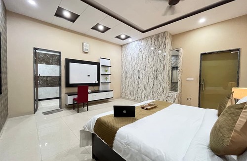 Gurugram House | GoBravo 11 6BHK Farm with Pool Sohna Road Gurgaon