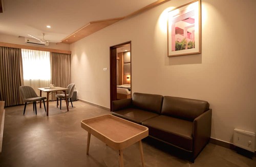 Palakkad Hotel | Hilux Courtyard
