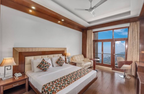 The Mall Road Resort | The Solitaire Resort by Lawrence Hotels