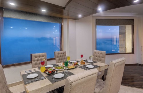 The Mall Road Resort | The Solitaire Resort by Lawrence Hotels